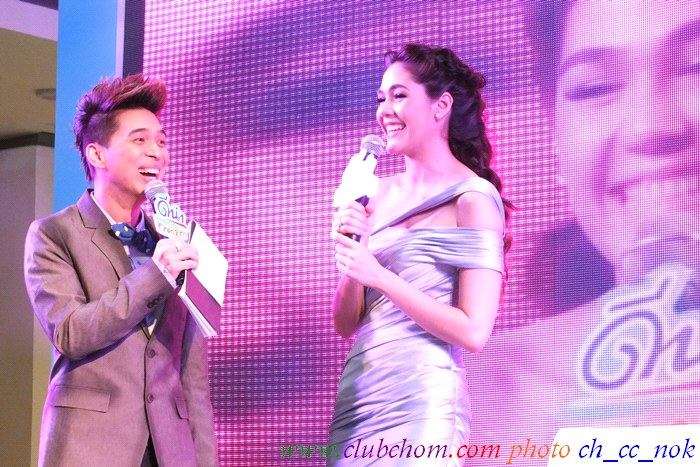 ชมพู่ อารยา ในงาน "เช็คความอ่อนเยาว์" กับดีน่างาดำ @ เซ็นทรัลแจ้งวัฒนะ