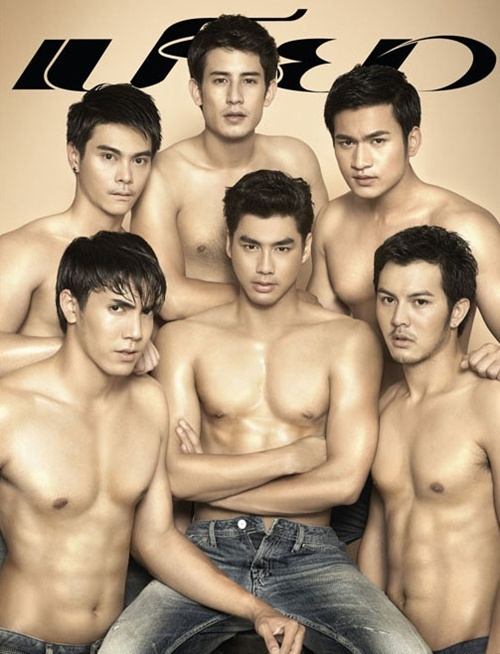 เปรียว vol.32 no.699 November 2012