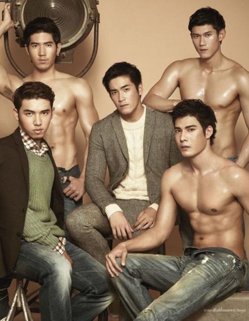 เปรียว vol.32 no.699 November 2012