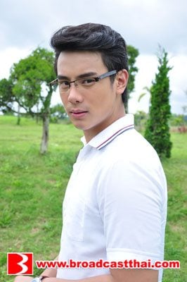แบงค์ อาทิตย์ ตั้งวิบูลย์พาณิชย์ หมอบี สุดหล่อ จาก แรงเงา