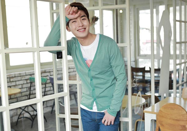 แฟชั่น เสื้อคาร์ดิแกน สำหรับ หนุ่มๆ  น่ารัก ดูดี