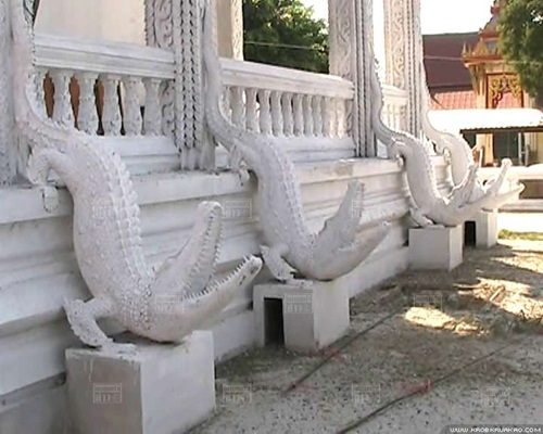 พบ โบสถ์แปลก ที่ จ.พิจิตร สร้างจระเข้ล้อมกว่า 22 ตัว