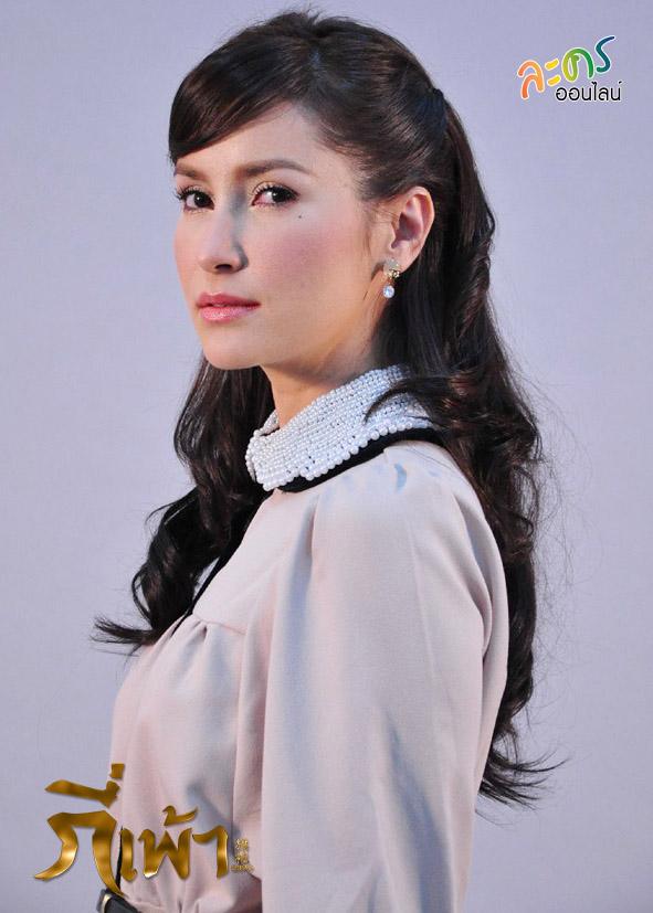 แฟชั่นการแต่งตัวของ" แอน ทองประสม" ในละคร กี่เพ้า