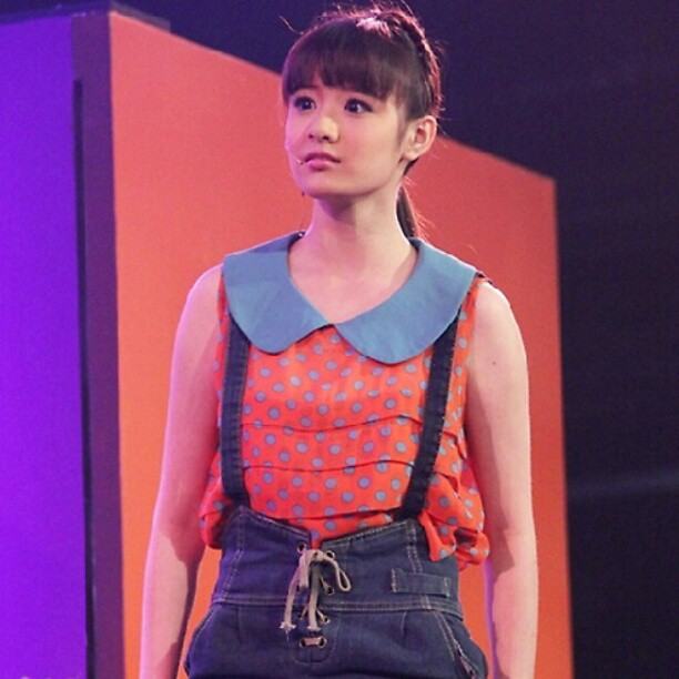 พลอย ธนิดา หรือ ออม ลูกพี่ลูกน้อง
