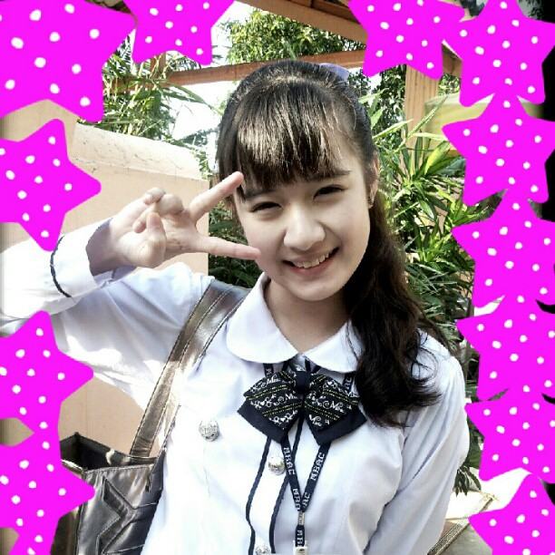 พลอย ธนิดา หรือ ออม ลูกพี่ลูกน้อง