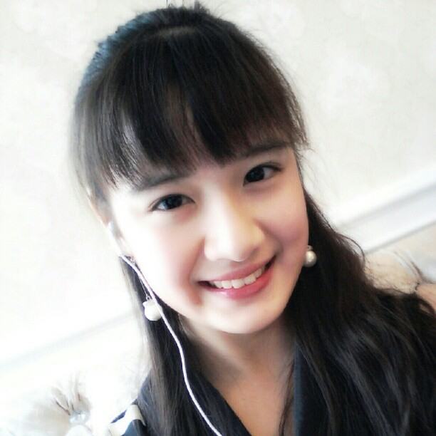 พลอย ธนิดา หรือ ออม ลูกพี่ลูกน้อง