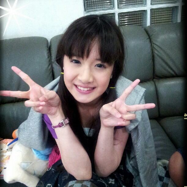 พลอย ธนิดา หรือ ออม ลูกพี่ลูกน้อง