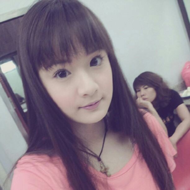 พลอย ธนิดา หรือ ออม ลูกพี่ลูกน้อง