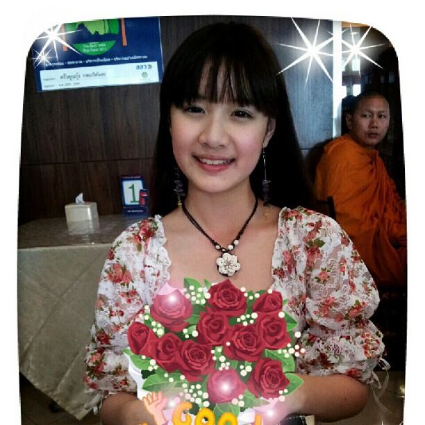 พลอย ธนิดา หรือ ออม ลูกพี่ลูกน้อง