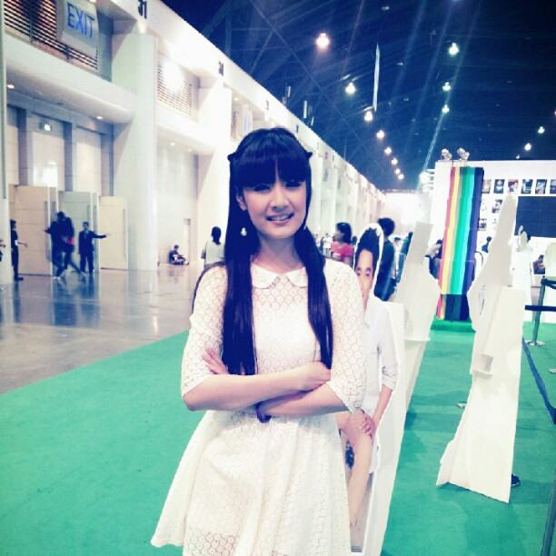 พลอย ธนิดา หรือ ออม ลูกพี่ลูกน้อง