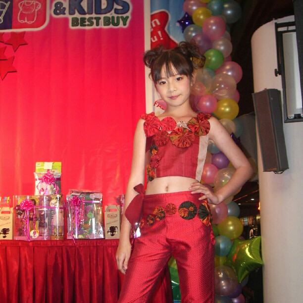 พลอย ธนิดา หรือ ออม ลูกพี่ลูกน้อง