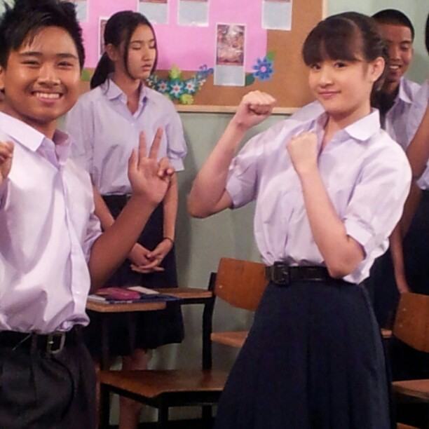 พลอย ธนิดา หรือ ออม ลูกพี่ลูกน้อง