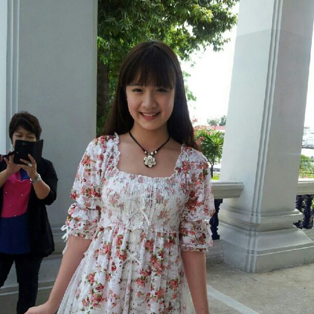 พลอย ธนิดา หรือ ออม ลูกพี่ลูกน้อง