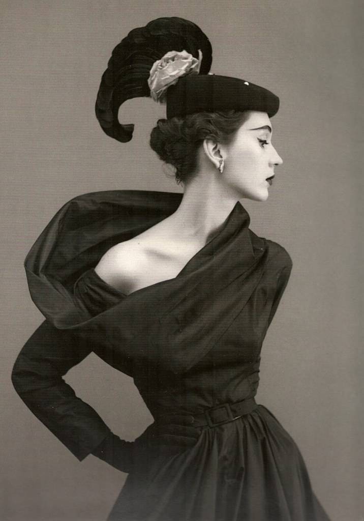 Dovima !! นางแบบโมเดลสุดเริดเเห่งยุค 50s