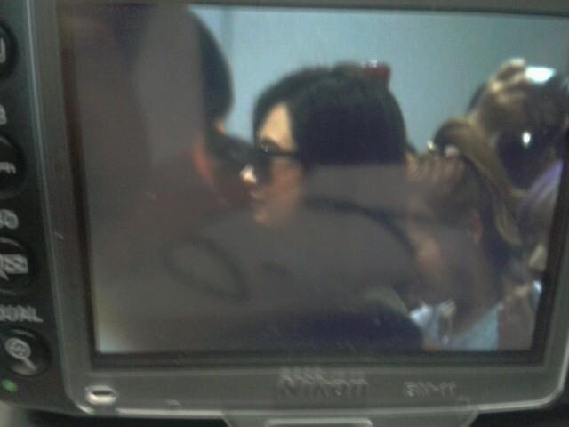 snsd มาแล้ว @ ที่สนามบินสุวรรณภูมิ  แต่งตัวเริ่ดมาก สมกับ เป็น I dol asian