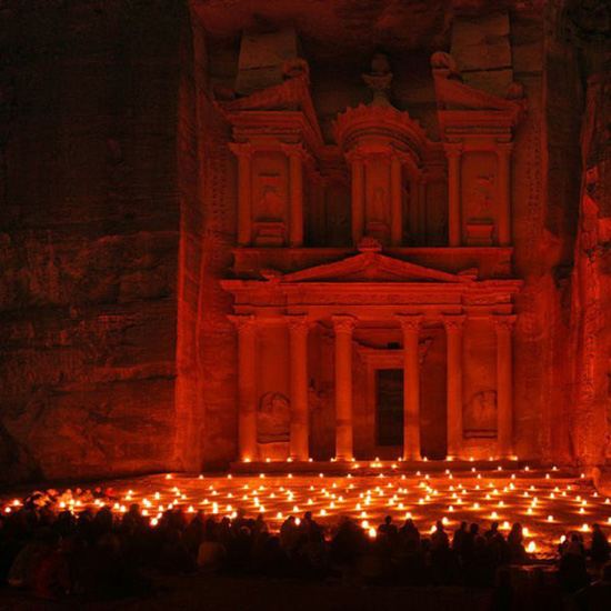17. Petra, Jordania