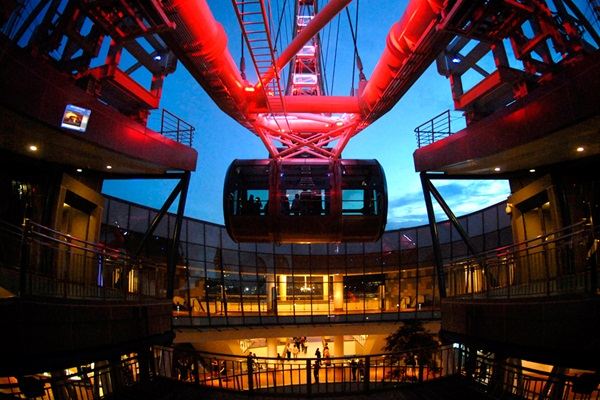 Singapore Flyer ชิงช้าสวรรค์ที่ใหญ่ที่สุดในโลก ในขณะนี้