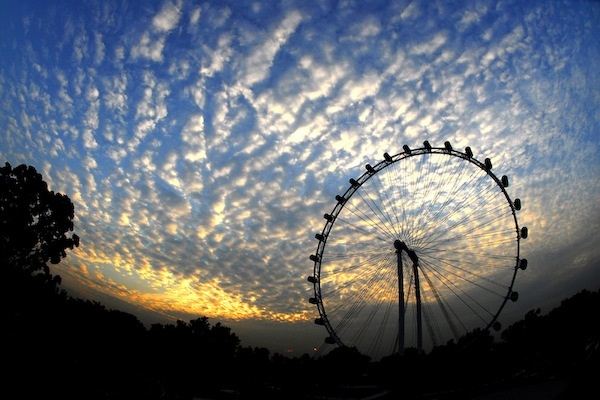 Singapore Flyer ชิงช้าสวรรค์ที่ใหญ่ที่สุดในโลก ในขณะนี้