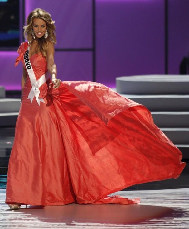 ใครสวิงราตรีไดเริ่ดที่สุดใน Miss Universe Evening Gown