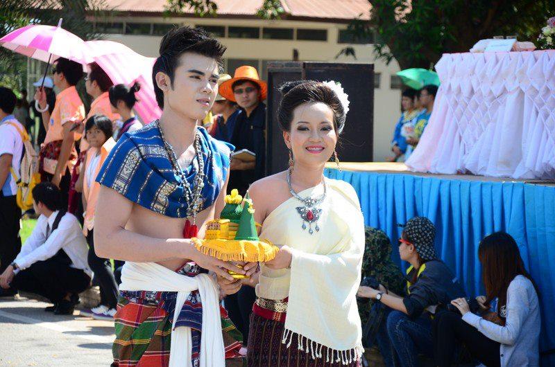 ขบวนแห่งานลอยกระทง มมส 2555 และการประกวด นารีศรีโรจนากร