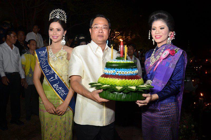 ขบวนแห่งานลอยกระทง มมส 2555 และการประกวด นารีศรีโรจนากร
