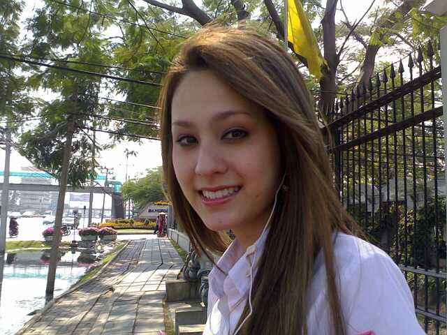 ขวัญ อุษามณี ในชุดนักศึกษาค่ะ น่ารักมากกกก^__^