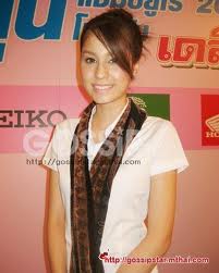 ขวัญ อุษามณี ในชุดนักศึกษาค่ะ น่ารักมากกกก^__^