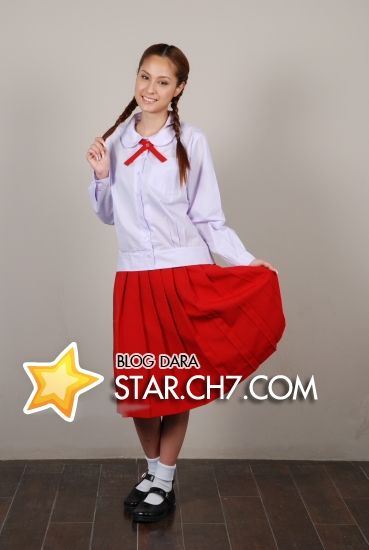 ขวัญ อุษามณี ในชุดนักศึกษาค่ะ น่ารักมากกกก^__^