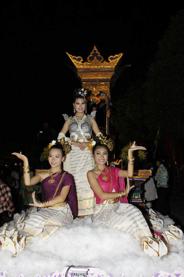 ขบวนกระทงใหญ่ มช 2555 เจ้าฟ้า-มหาเทวี