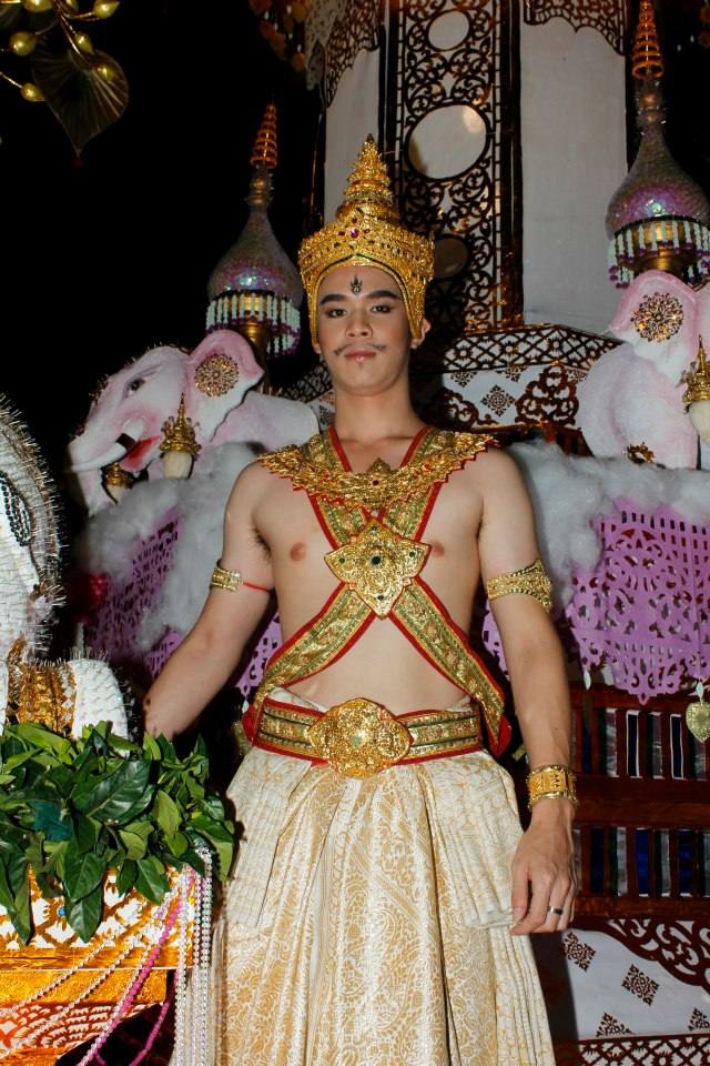 ขบวนกระทงใหญ่ มช 2555 เจ้าฟ้า-มหาเทวี