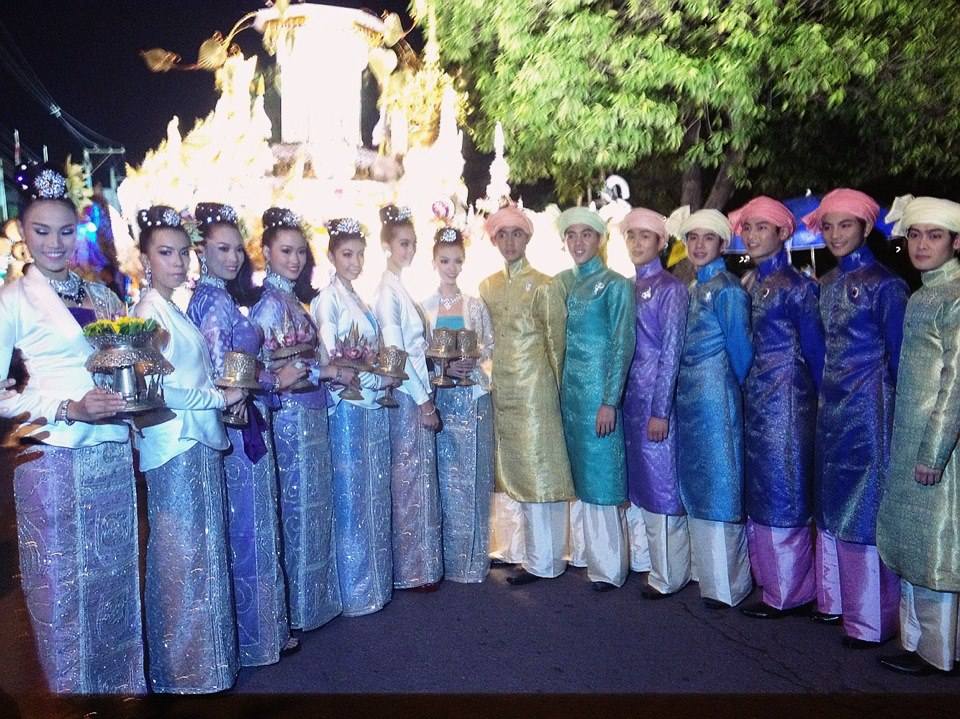 ขบวนกระทงใหญ่ มช 2555 เจ้าฟ้า-มหาเทวี