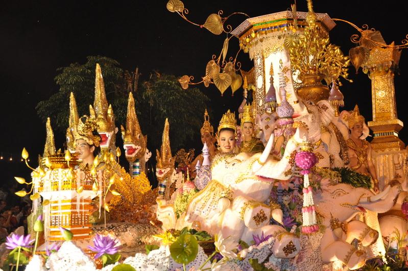 ขบวนยี่เป็งเชียงใหม่ 2555 จาก มหาวิทยาลัยเชียงใหม่