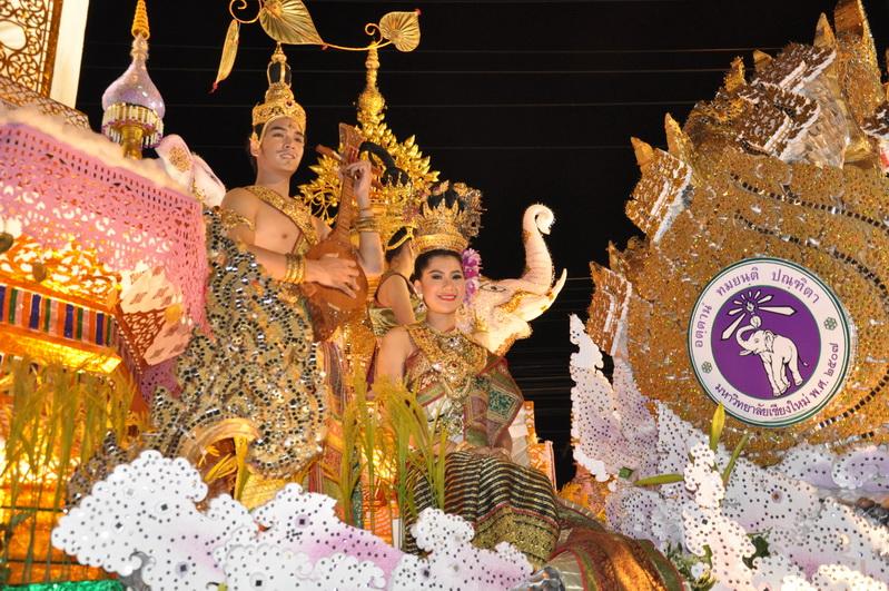 ขบวนยี่เป็งเชียงใหม่ 2555 จาก มหาวิทยาลัยเชียงใหม่