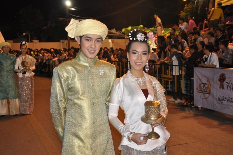 ขบวนยี่เป็งเชียงใหม่ 2555 จาก มหาวิทยาลัยเชียงใหม่