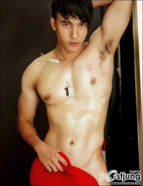 ถอดโชว์เรือนร่าง 93
