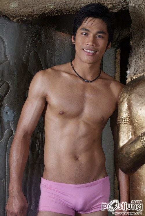 ถอดโชว์เรือนร่าง 93