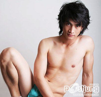 ถอดโชว์เรือนร่าง 93