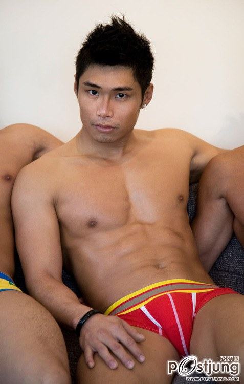 ถอดโชว์เรือนร่าง 93