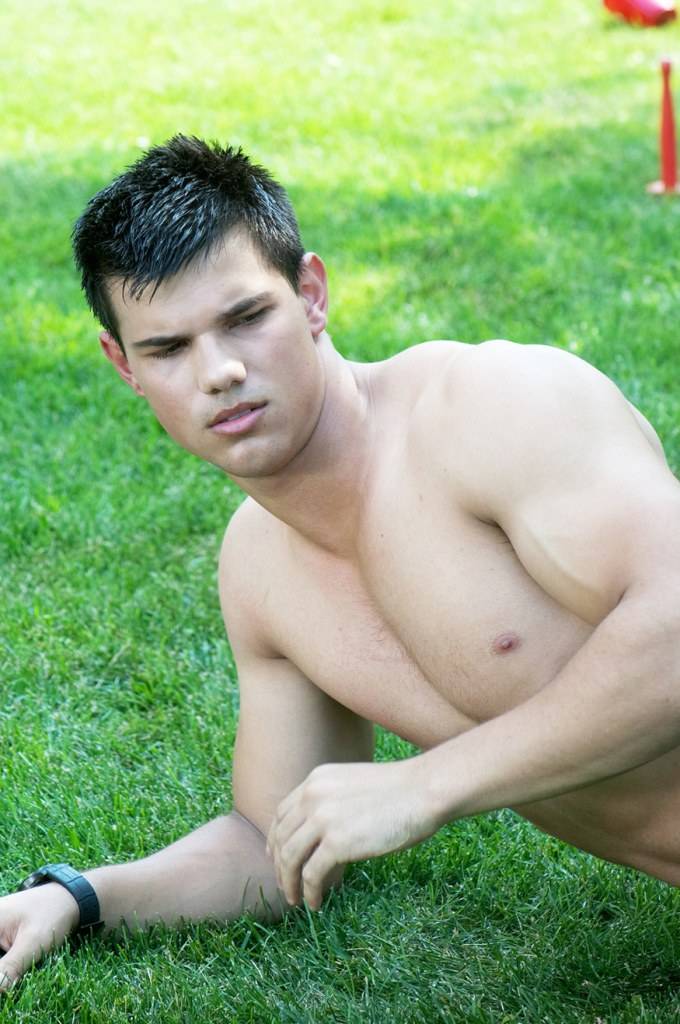 Taylor Lautner Behind The Scene in Abduction