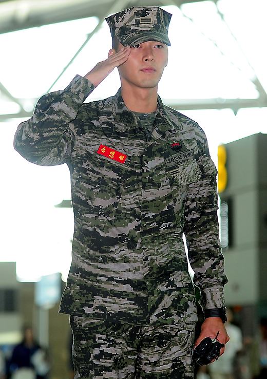 ฮยอนบิน หลั่งน้ำตาหลังปลดประจำการ พร้อมลุยงานบันเทิง