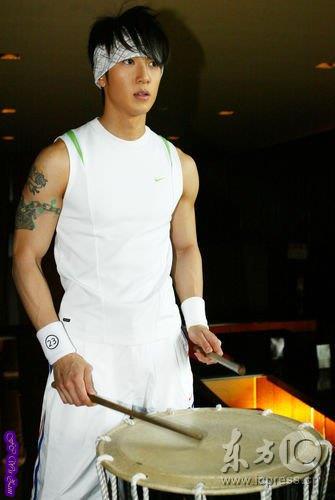 wu chun หนุ่มเคยขี้อายมาก