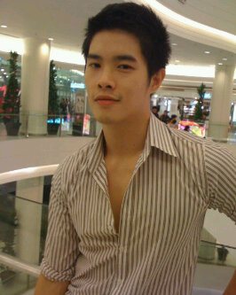 ใครรู้จักคนในรูปบ้าง ?