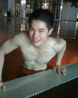 ใครรู้จักคนในรูปบ้าง ?