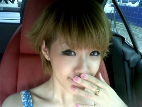 สาวผมสั้นจี๊ดๆ