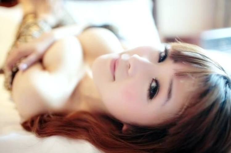 ใจละลาย กับสาวสวยสุดเซ็กส์ ไฟหน้าใหญ่