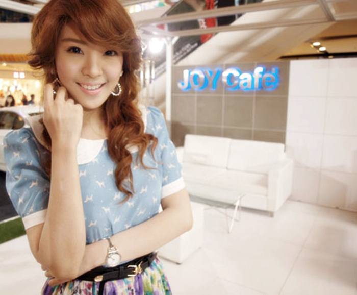 แย้ ขาวหมวยสวยเอ็กซ์ จนคล้าย...