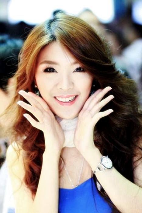 แย้ ขาวหมวยสวยเอ็กซ์ จนคล้าย...