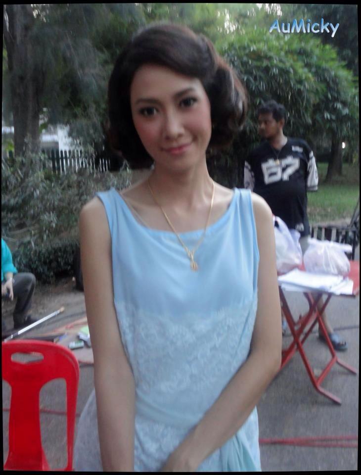 ยุ้ย เอมี อานัส ในกองถ่าย อาญารัก