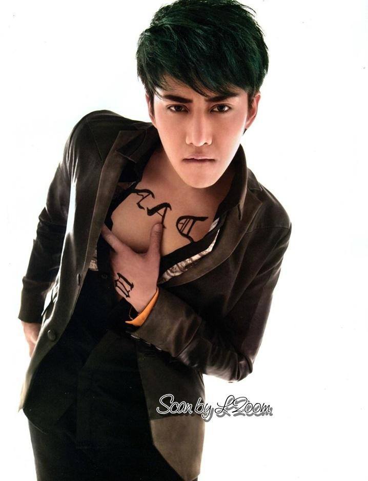 ไมค์ พิรัชต์ & มาร์กี้ ราศรี @ เปรียว vol.32 no.700 December 2012