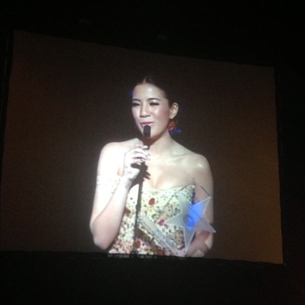 ใบเตย อาร์สยาม @ Star's Light Awards 2012!!